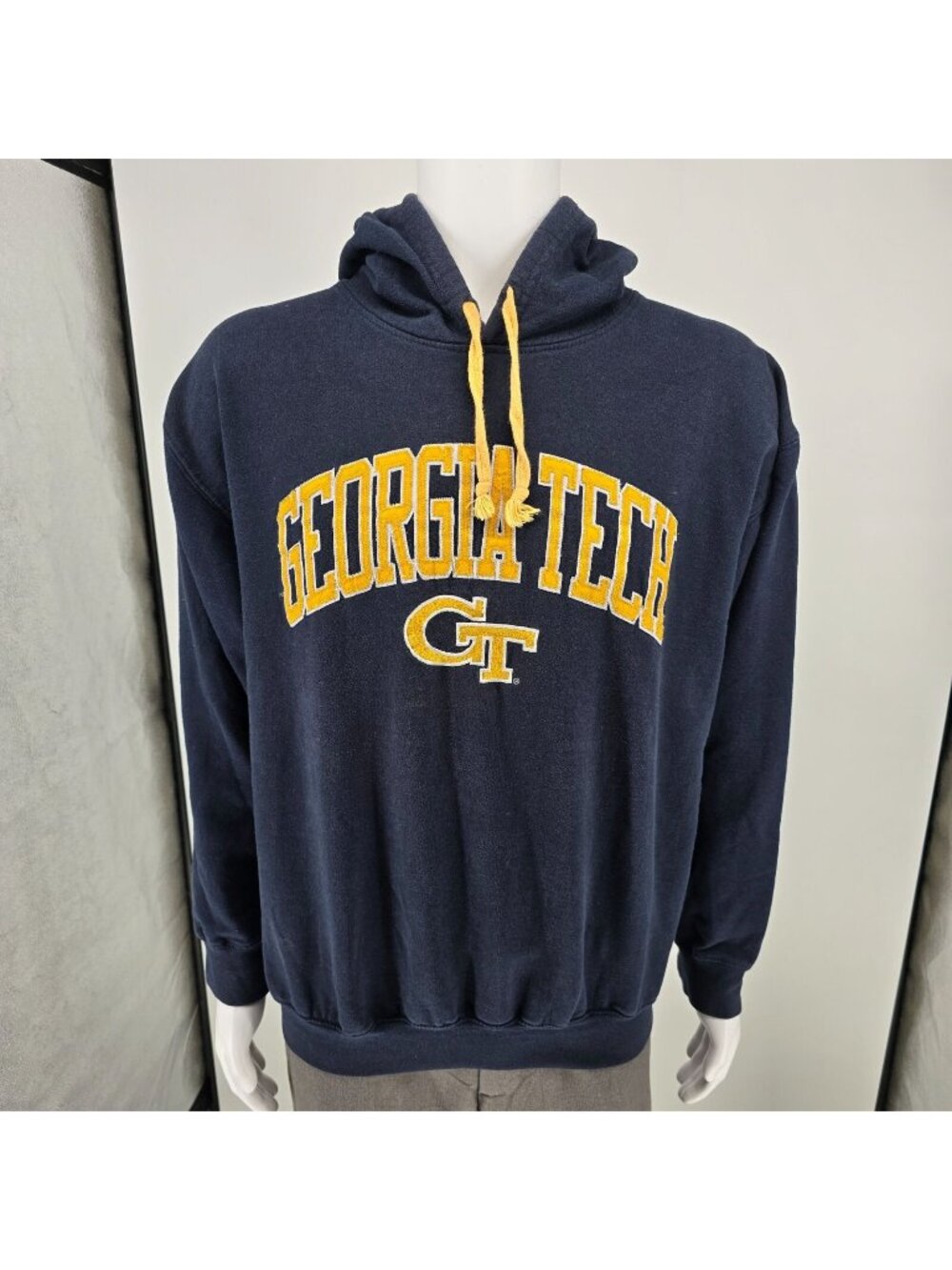 2000s Press Box by Royce Apparel Georgia Tech Embroidered Pullover Hoodie (L)